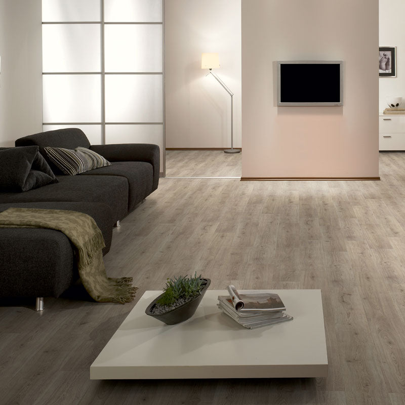 Oak Laminate Flooring | Authentic Advanced | AC4